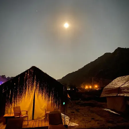 Zoe Glamping *